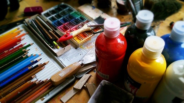 К мольберту и краскам: в Крылатском возобновила работу художественная студия 